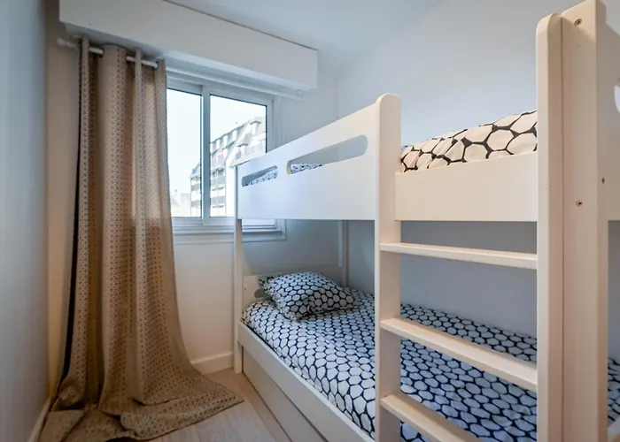 Magnifique 2ch Place Morny Appartement *